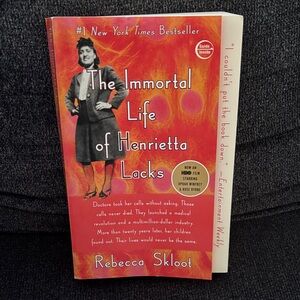 The Immortal Life of Henrietta Lacks by Rebecca Skloot - Red Cover